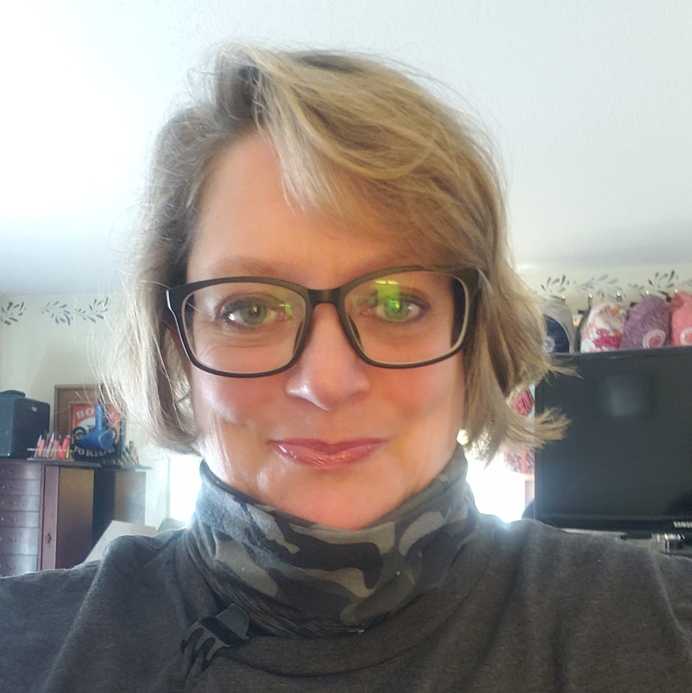 Meet your Posher, Laura